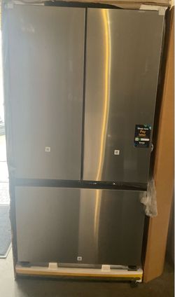 New!!! Bespoke 36” SAMSUNG i24 cu ft Counter Depth  3 Door French Door Smart Refrigerator In Stainless Steel