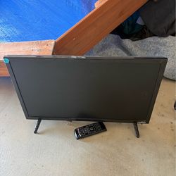 24” Vizio smart tv with remote,