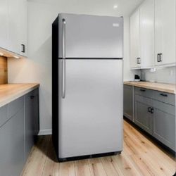 FRIGIDAIRE....REFRIGERATOR FRIDGE EXCELLENT CONDITION AND VERY CLEAN 
