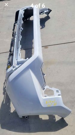 2025 toyota taccoma front bumper and R fender
