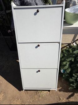 Shoe shelf