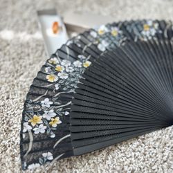 Elegant Black Floral Folding Fan with Gift Box
