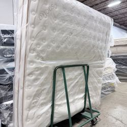 SALE 💥King mattress Saatva Classic 💥