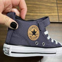 Boy’s Converse Size 13