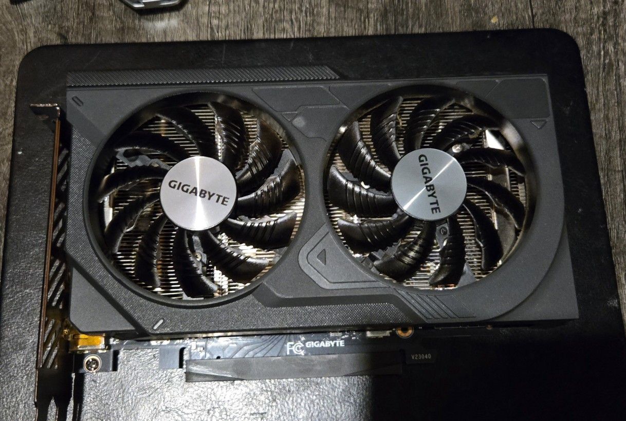 Gigabyte Rtx 4060. 8gb