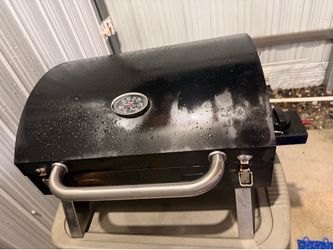 URGENT: Aussie RV Portable Gas Grill + Mount Bracket - $35