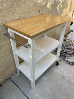 Kitchen island on wheels