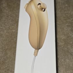 Nintendo Wii Golden Nunchuk Controller Club Nintendo Limited Edition BOX ONLY