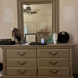 Dresser Set