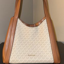 Michael Kors Women’s Shoulder Bag EUC