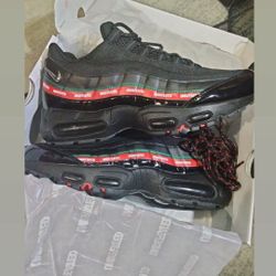 nike air max undefeated size 11