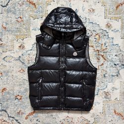 Men’s Winter Vest New size L/XL  Price Firm Not Negotiable.