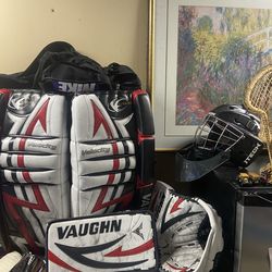 LOW PRICE MOVING- FULL HOCKEY SET