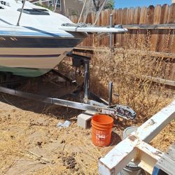 Bayliner 2150 Boat And Trailer