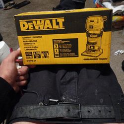 DeWalt Compact Router 