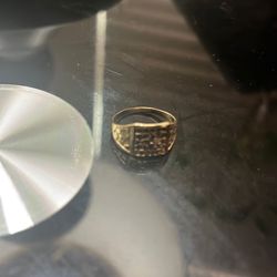 Gold nugget ring  size 5/5
