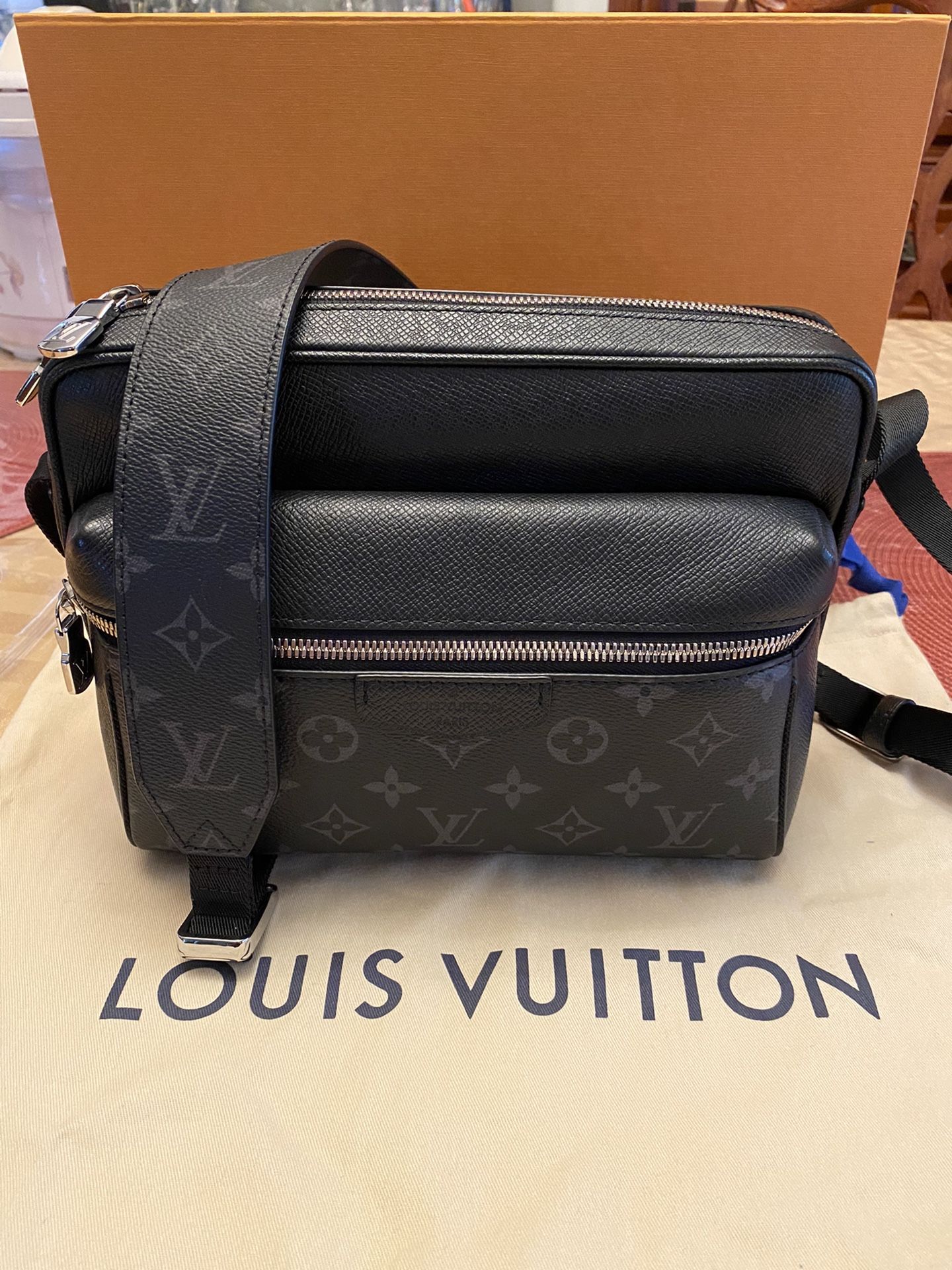 Louis Vuitton Outdoor Messenger for Sale in Horsham, PA - OfferUp