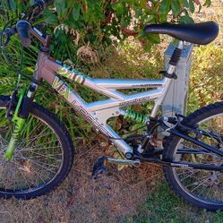 VERTICAL, VFX 240, ALUMINUM FRAME, DUAL SUSPENSION, 24" MOUNTAIN BIKE
