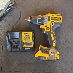 Dewalt drill with battery and charger new