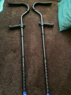 In Motion Pro Under Arm Crutches 4’6” to 5’10”  max weight 350lbs