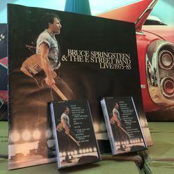 Vintage 2-cassette Bruce Springsteen Live 1975-85 as in picture 🎶 in good condition
