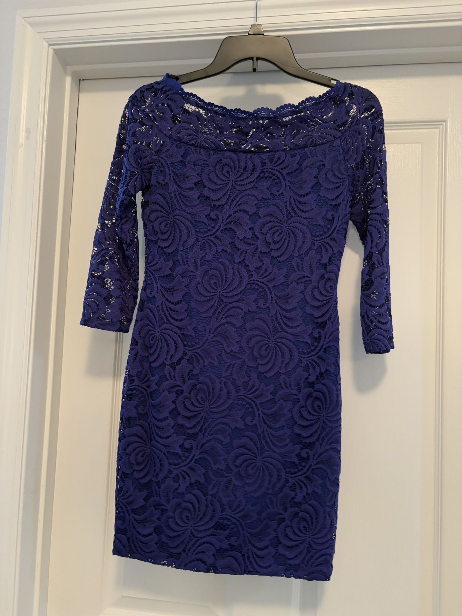*Reduced $$ Women’s Small blue Lace Cocktail Dress