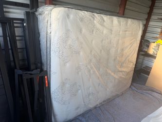 11.5” Extra Thick Queen Size Pillow Top Mattress – Medium Softness