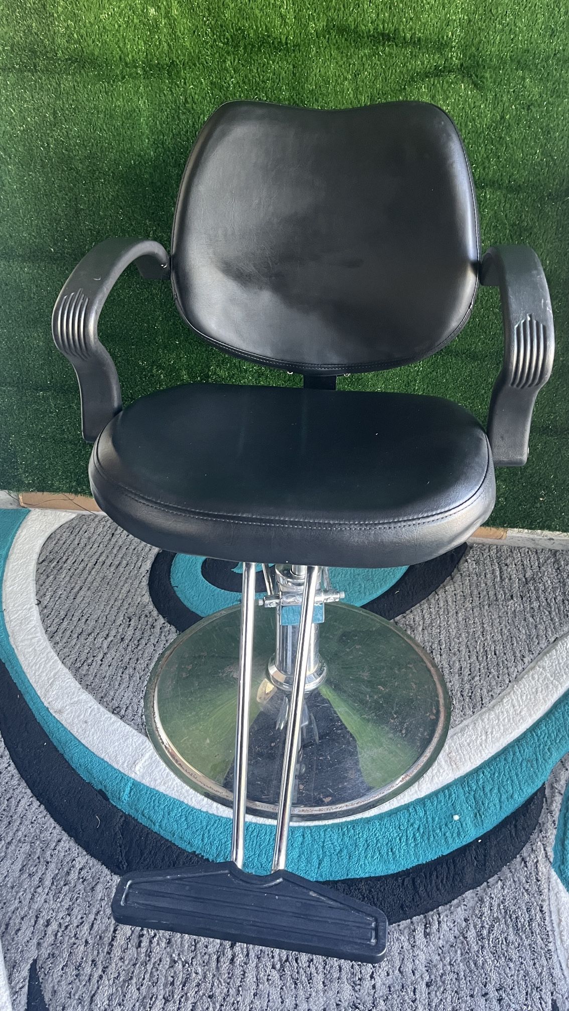 Hairstylist chair