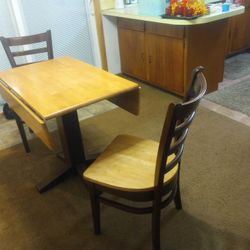 Drop Leaf Table 2 Chairs