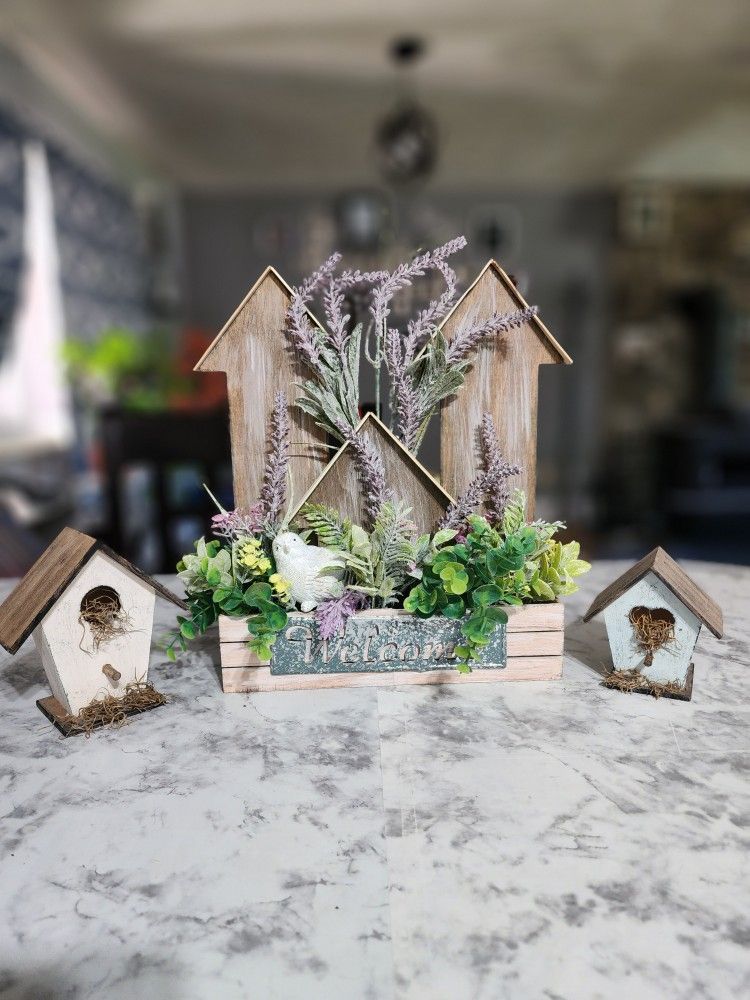 Birdhouse Decor