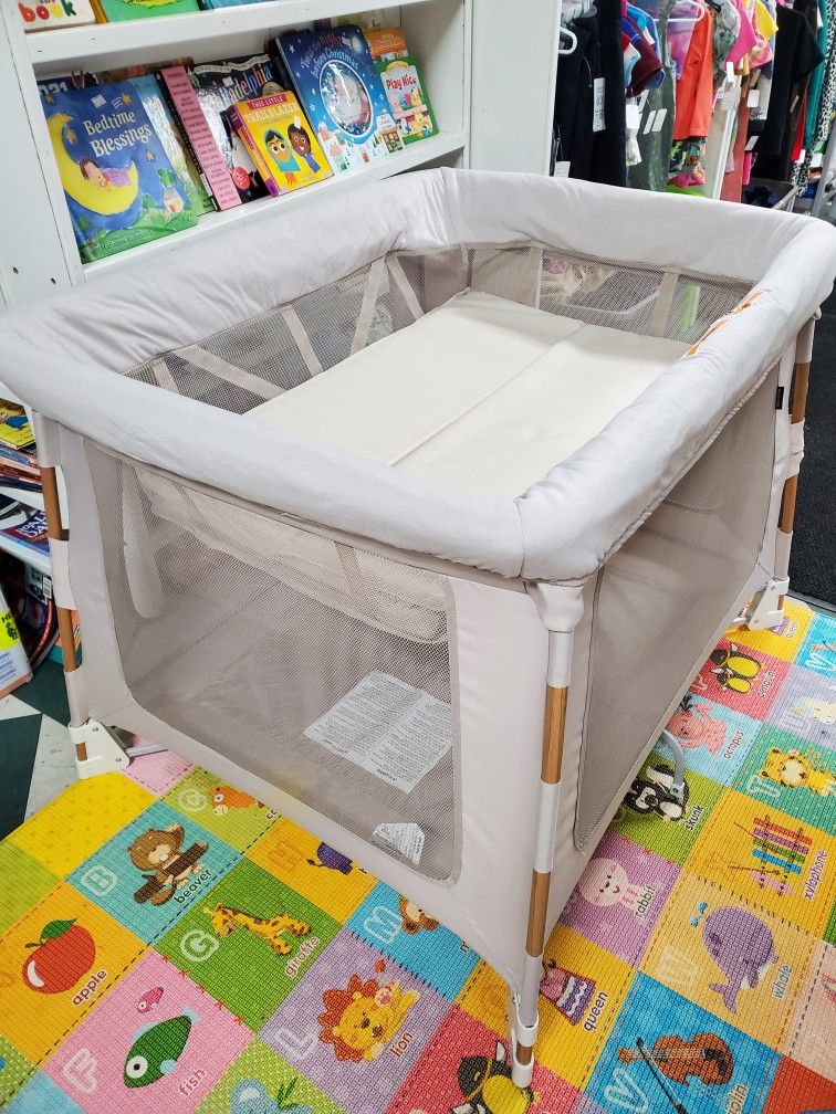 New Maxi Cosi Swift Playpen 