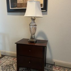 Night Stand With Lamp 