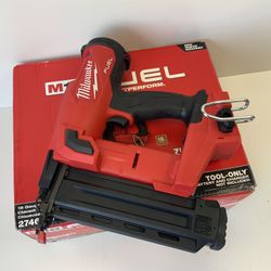 Milwaukee M18 FUEL 18-Volt Lithium-Ion Brushless Cordless Gen II 18-Gauge Brad Nailer (Tool-Only)