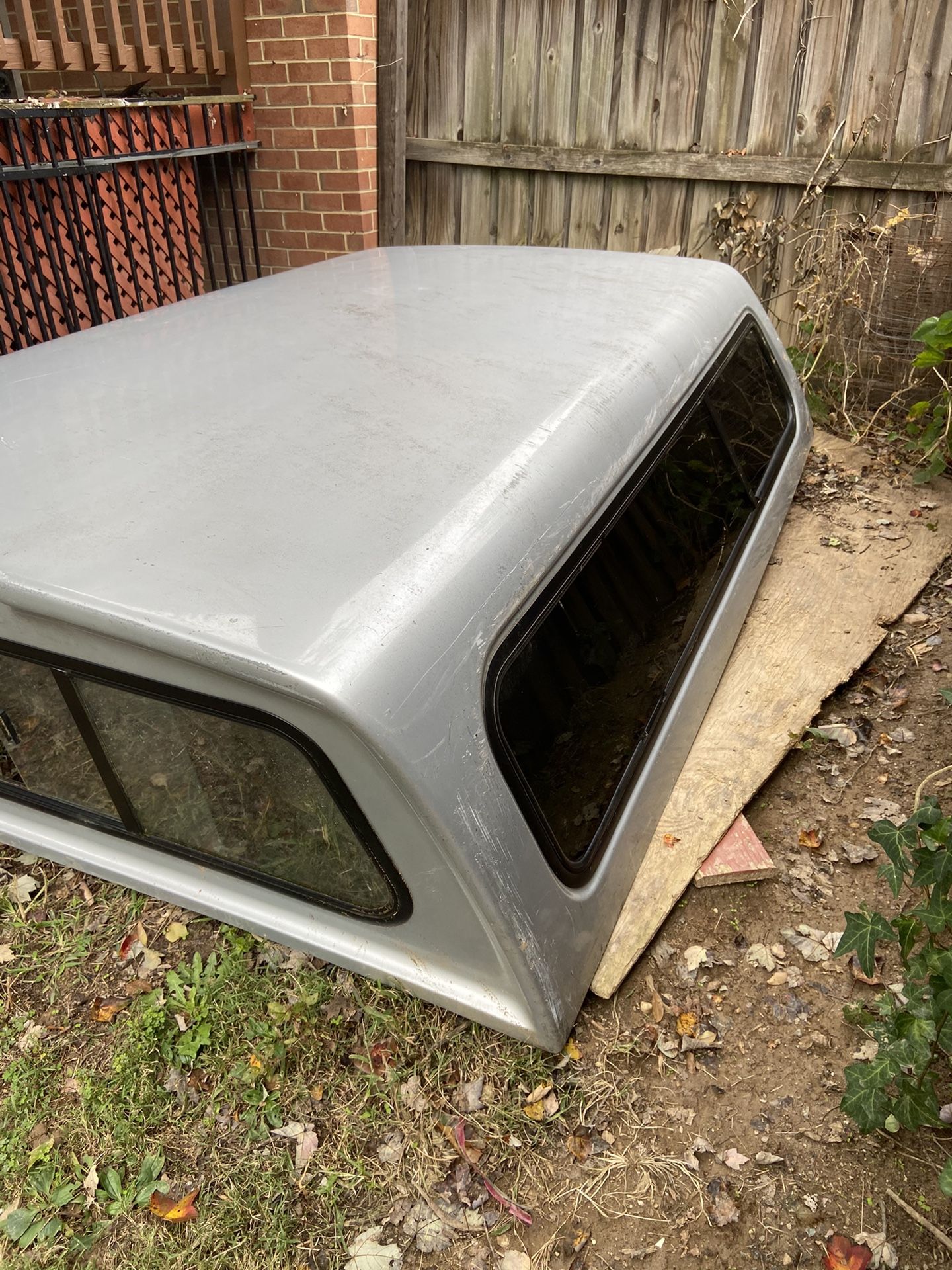 8 pies camper shell ford 2008