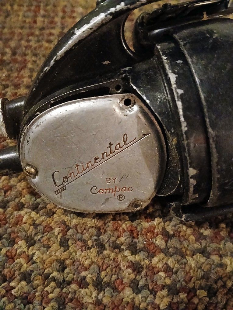 VINTAGE FISHING REEL