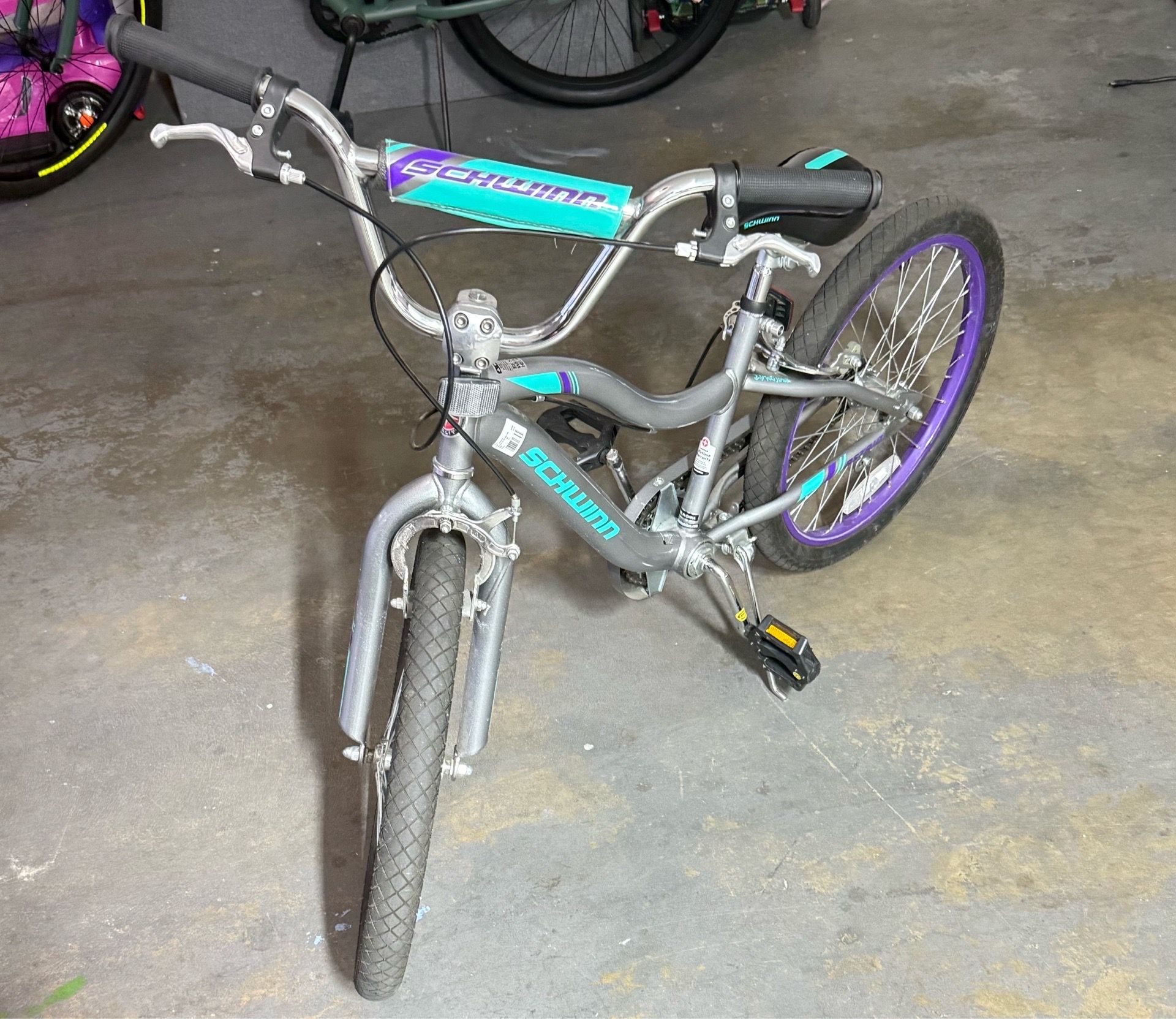 Girls Bike “Schwinn”