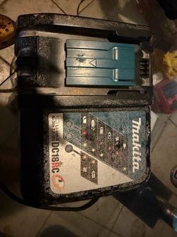 Makita DC18RC Battery Charger