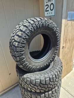 35x12.50R17 M/T