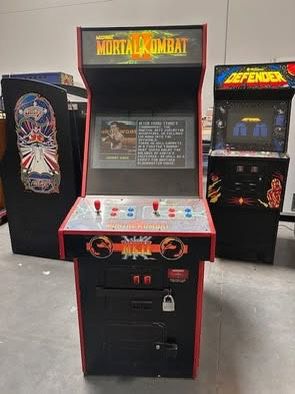 Mortal Kombat II Arcade Machine (1993 Midway)