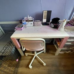 Child Desk And Chair 