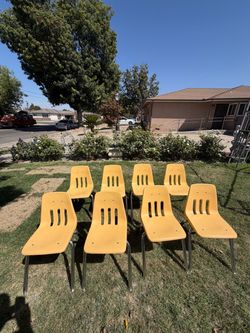 Set of kid chairs, 80 $$$for the set free delivery