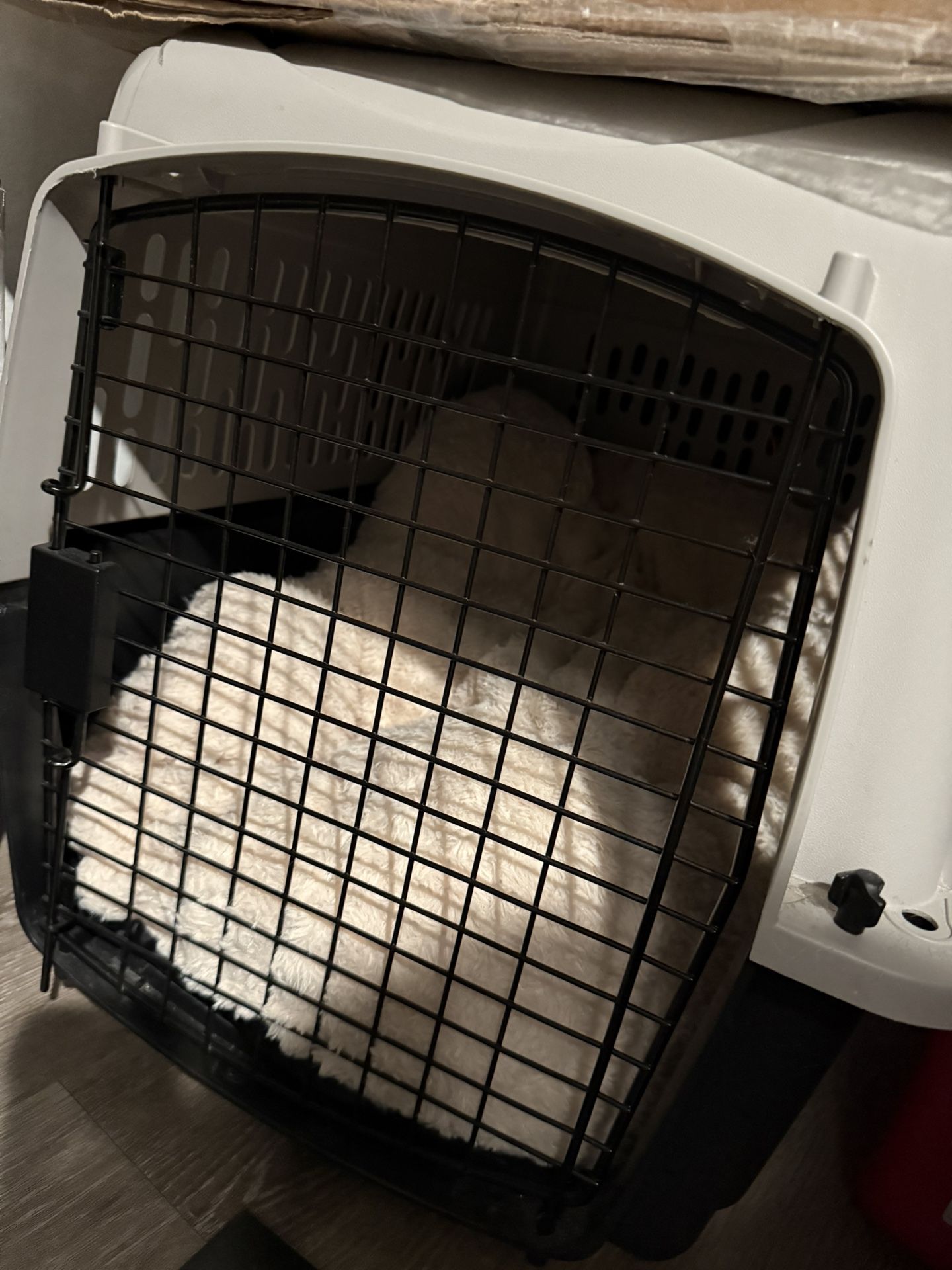 Pet Kennel Small/Medium 29” NEW