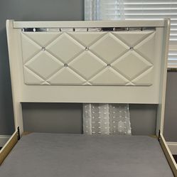 Girl Full Size Bed & Dresser 