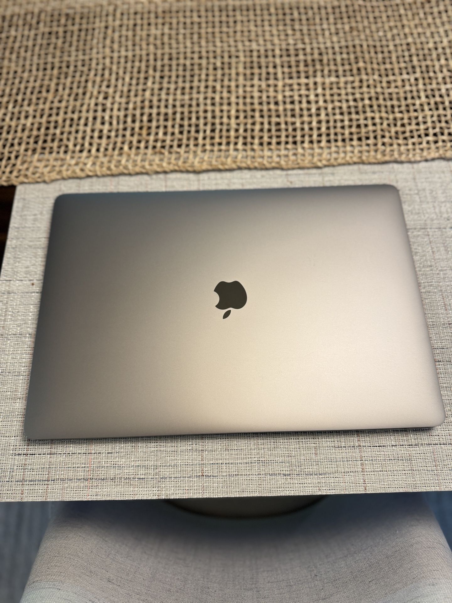 McBook Pro - 16 inch , 1TB Hardrive, 16GB