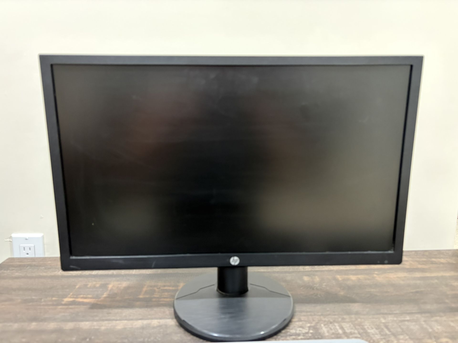 HP V21 FHD Monitor includes Logi Keyboard and Mouse