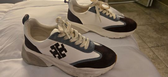 Tori sneaker