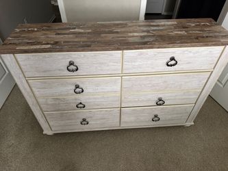 Very good condition bedroom dresser