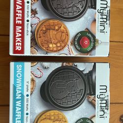 Santa Claus And Snowman Waffle Maker
