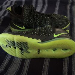 Nike Lebron XVIII
