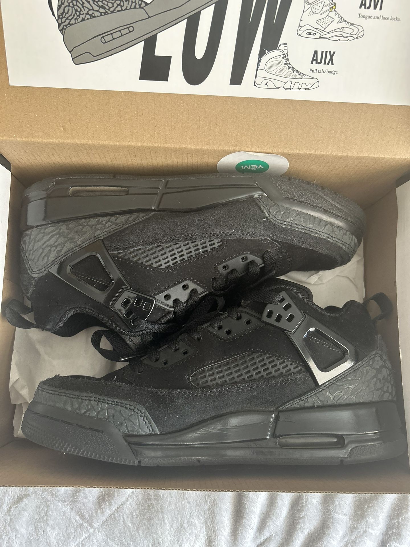 Size 6 Jordans Spizike Low (GS) Used